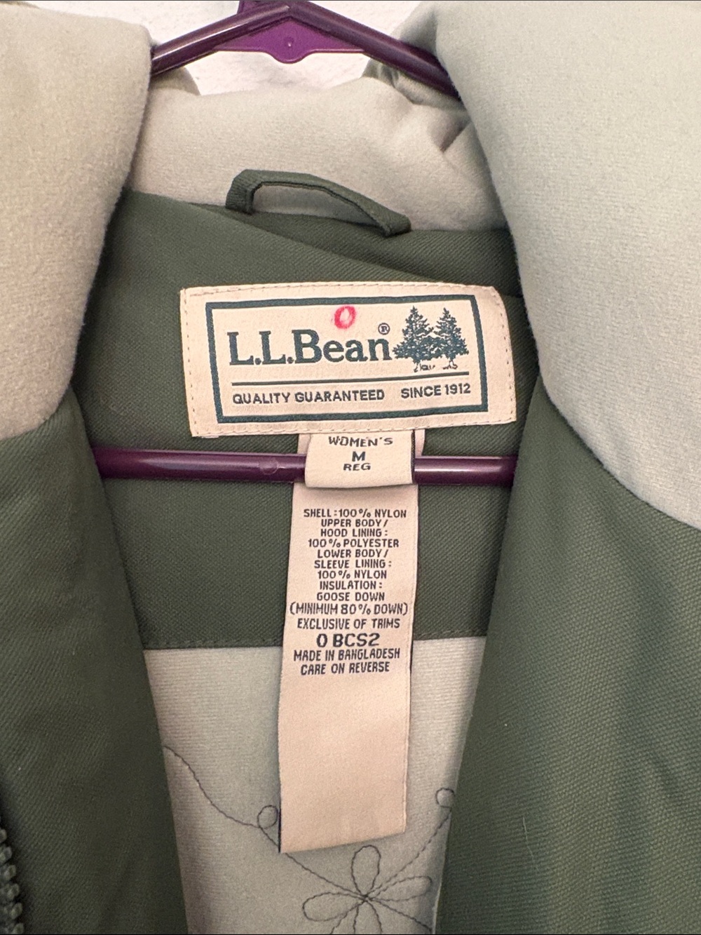 L.L. Bean Olive Green Insulated Puffer Jacket with Cream Hood Lining - Picture 3 of 7